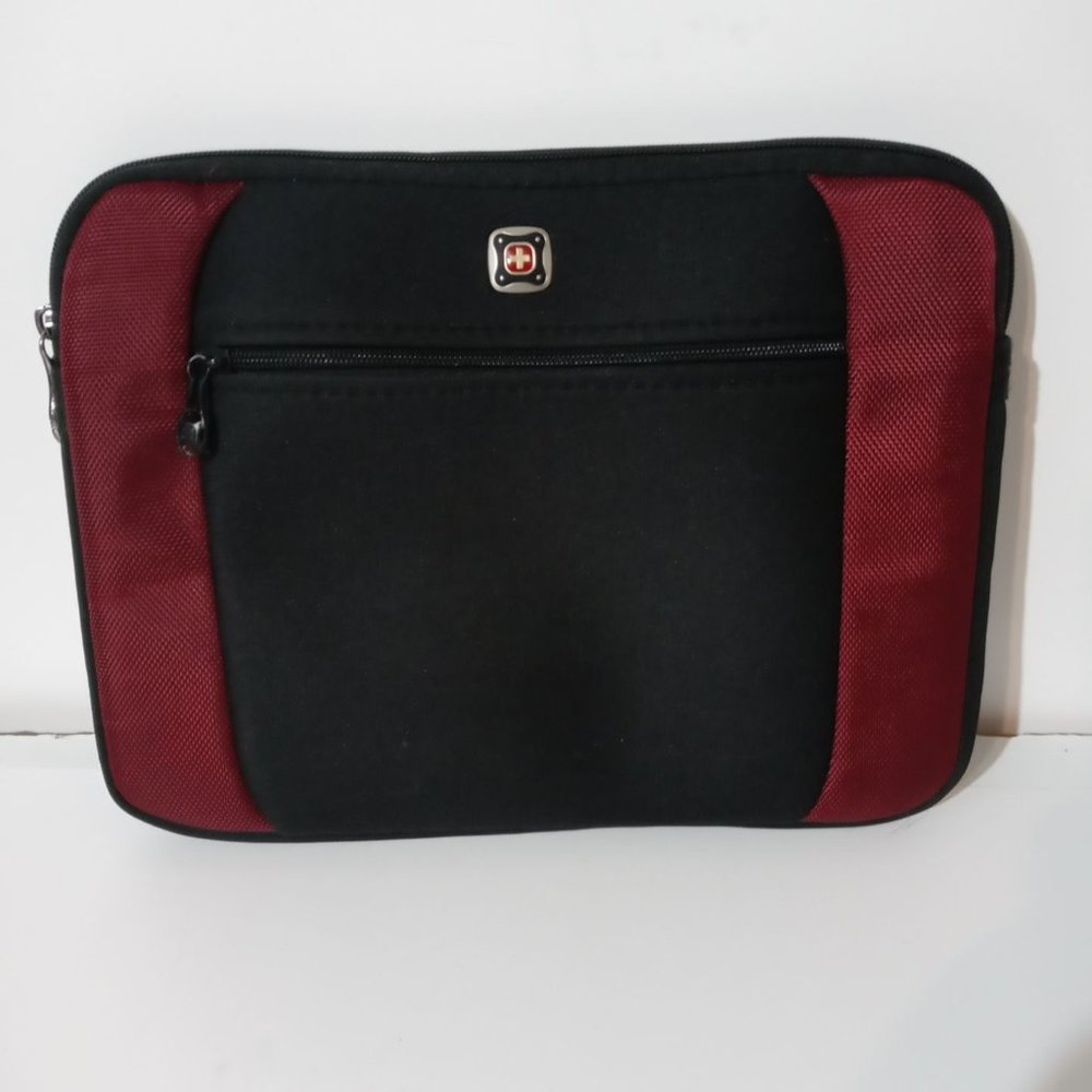 Swiss Gear Wenger Lunar 10 inch Tablet Sleeve - Black/Wine Red